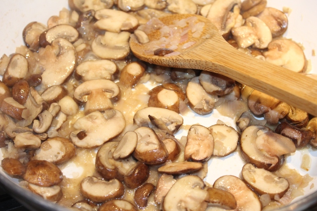 saute-mushrooms-for-kels-beef-stroganoff